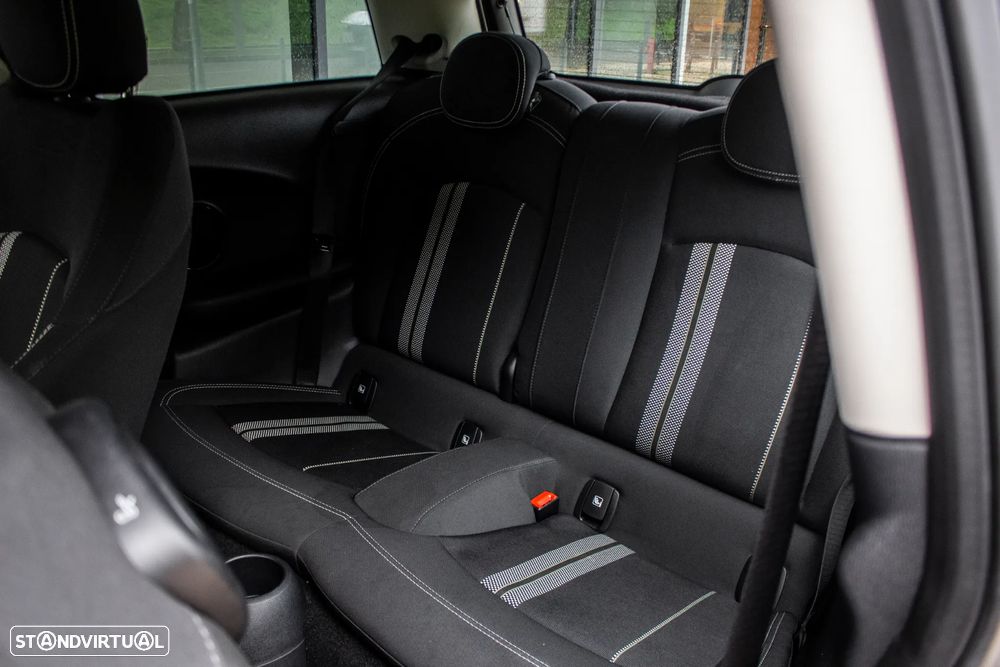MINI 3 Portas Cooper SE Essential - 27