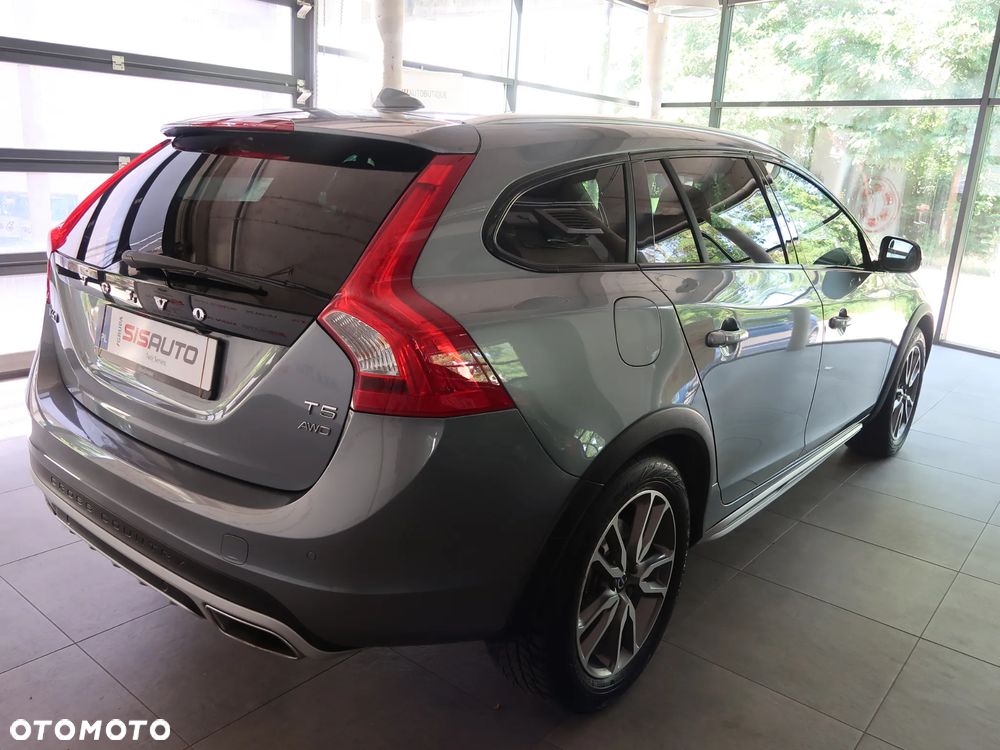 Volvo V60 Cross Country T5 AWD Geartronic - 5