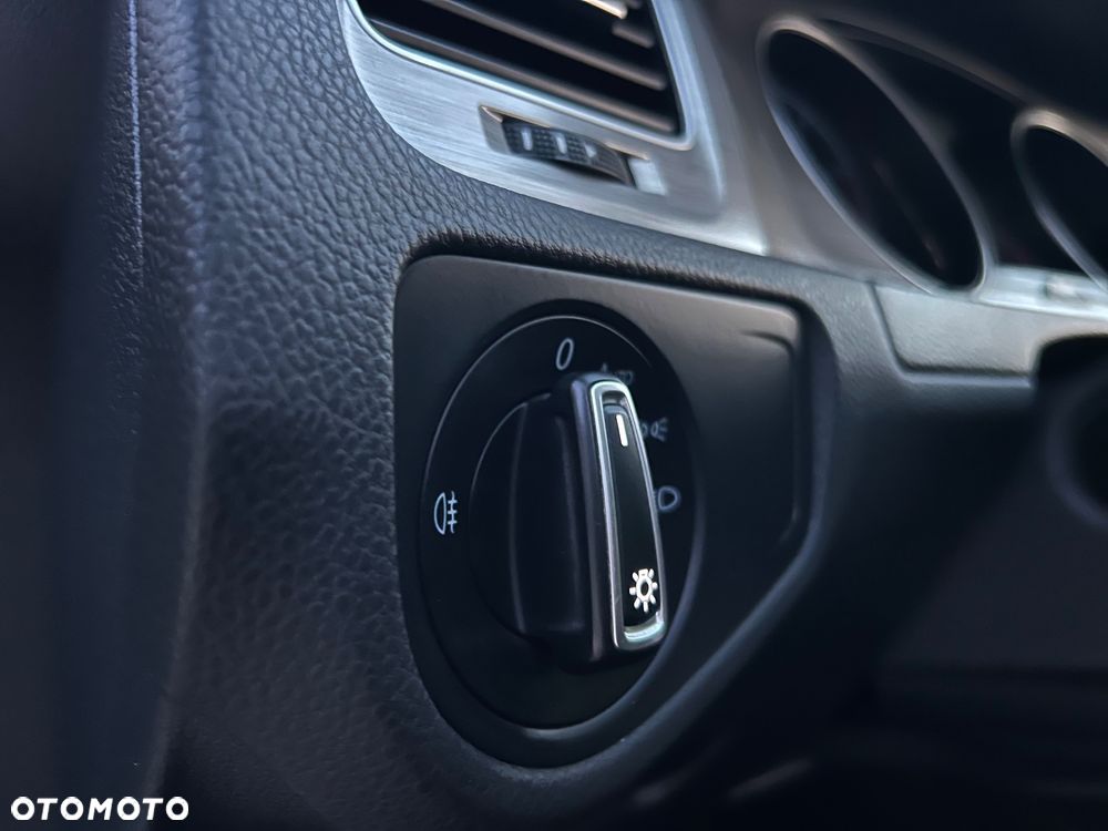 Volkswagen Golf - 29