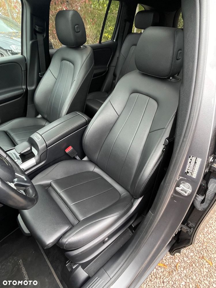 Mercedes-Benz GLB - 11