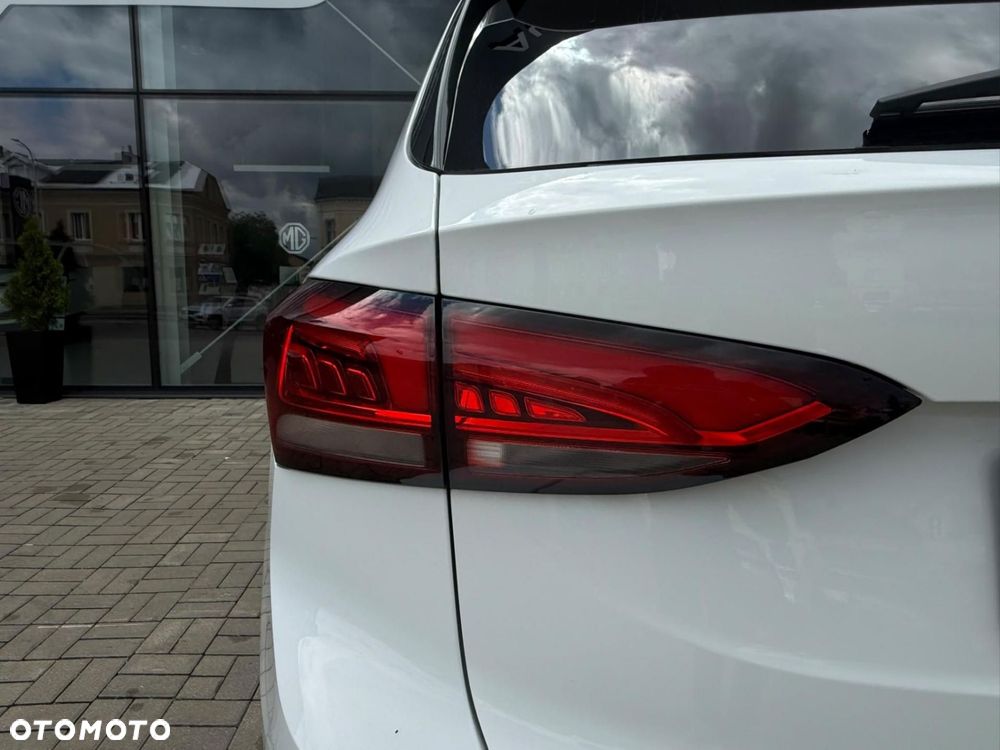 MG ZS Hybrid+ - 13