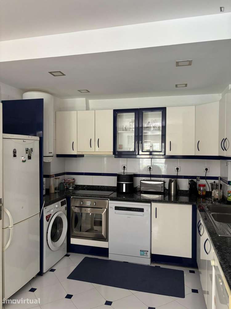 Quarto - localizado em Montes Claros Coimbra - Grande imagem: 5/13