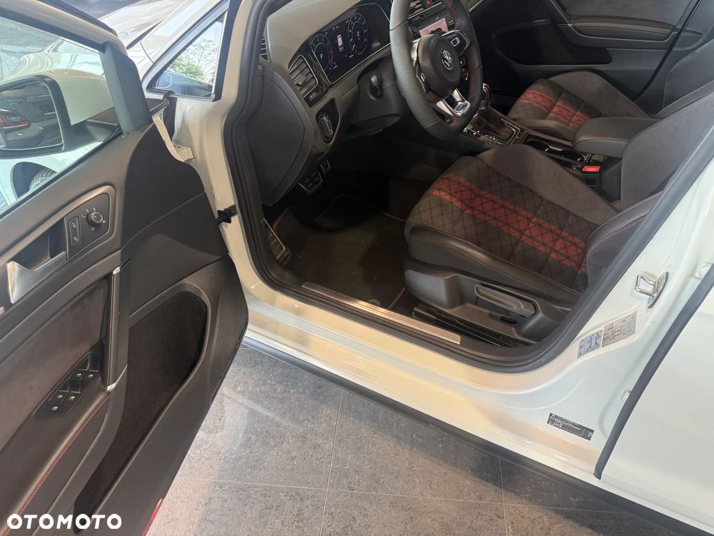 Volkswagen Golf VII 2.0 TSI GTI TCR DSG - 16