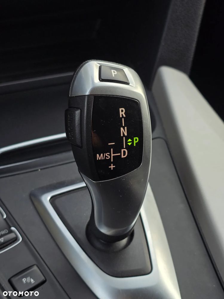 BMW Seria 3 320d Sport Line - 29