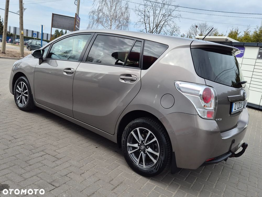 Toyota Verso 1.6 D-4D Prestige - 10