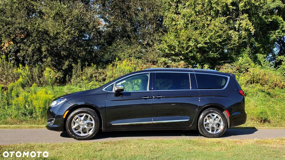 Chrysler Pacifica - 7