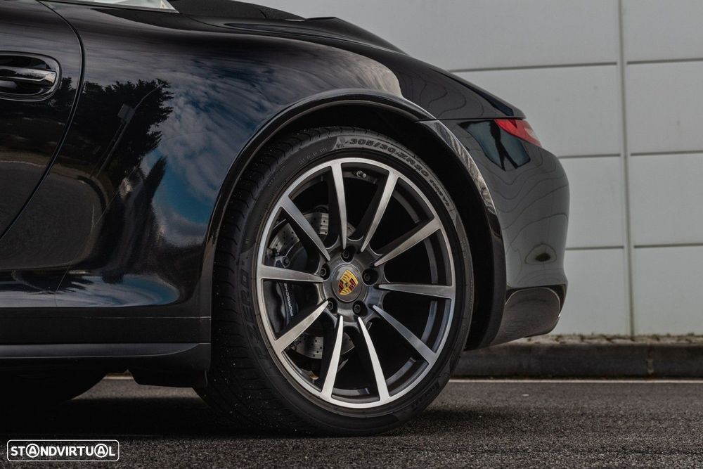 Porsche 911 (991) Carrera 4 Cabriolet PDK Black Edition - 20