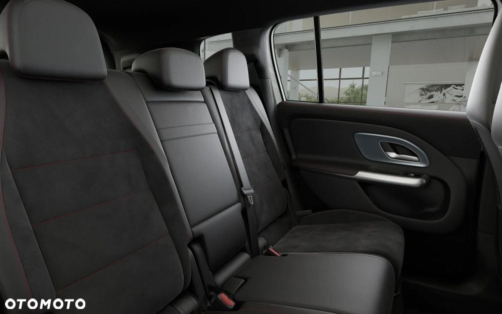 Mercedes-Benz GLB - 8