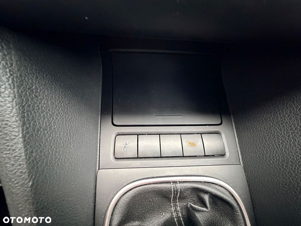 Volkswagen Golf VI 2.0 TDI Comfortline - 29