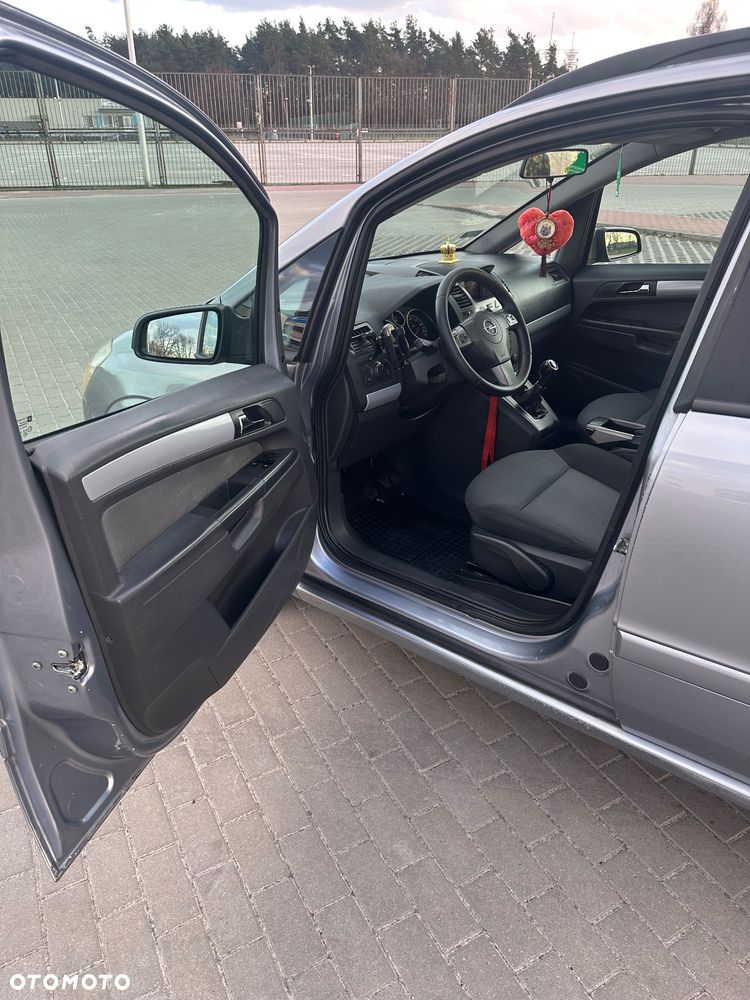 Opel Zafira 1.9 CDTI - 8