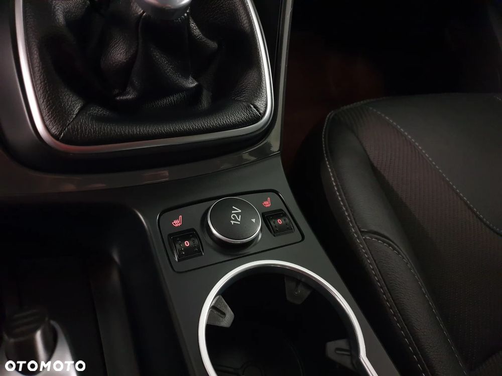 Ford Kuga - 24