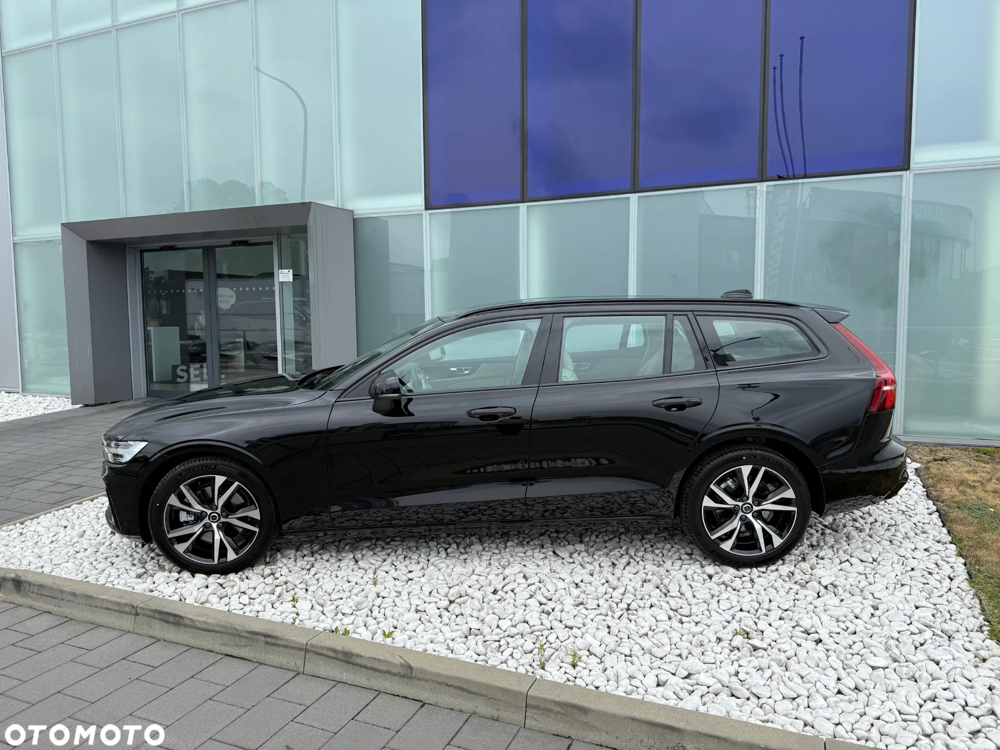 Volvo V60 B4 B Plus Dark - 7
