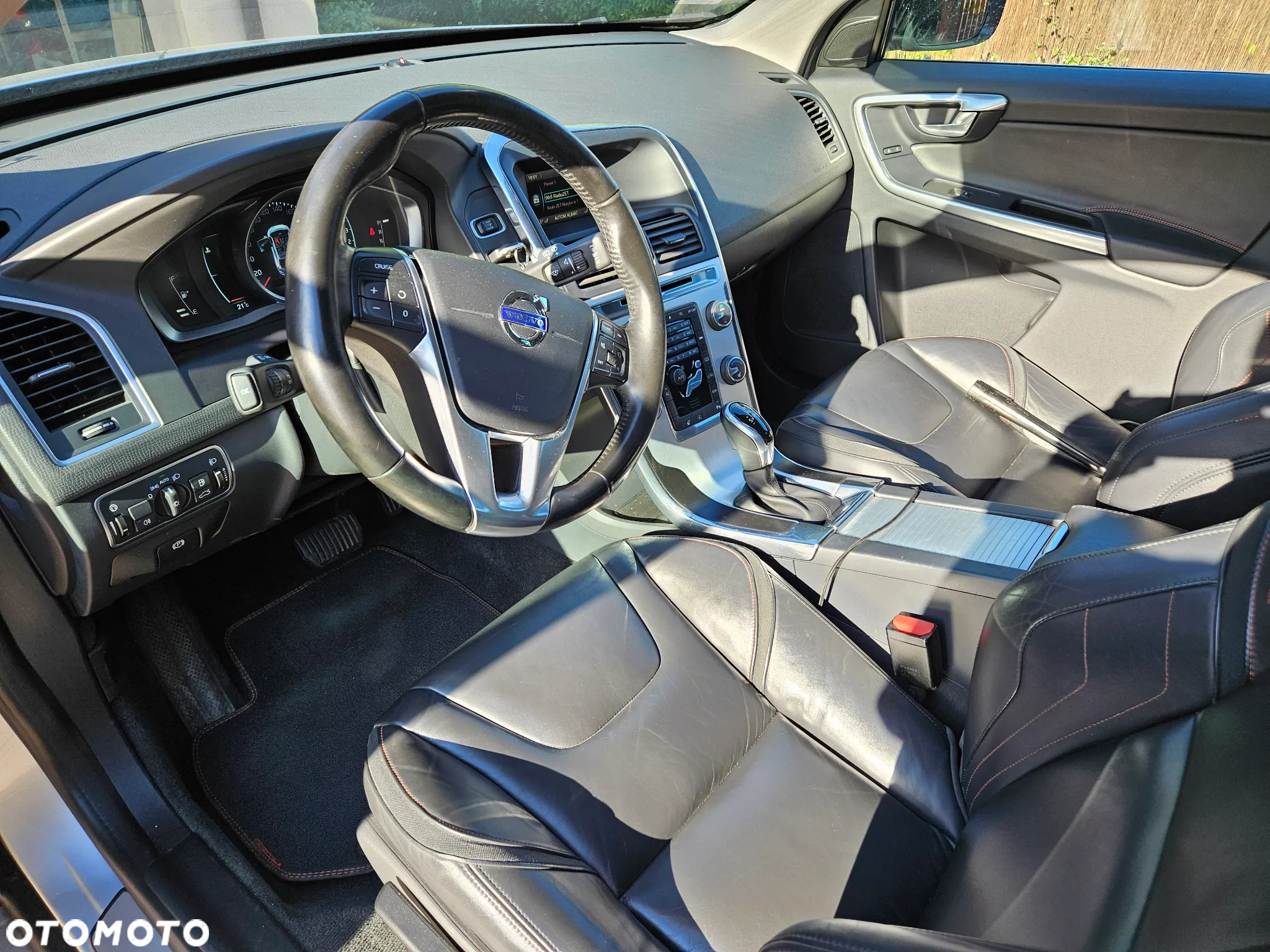 Volvo XC 60 D3 Drive-E Ocean Race - 3