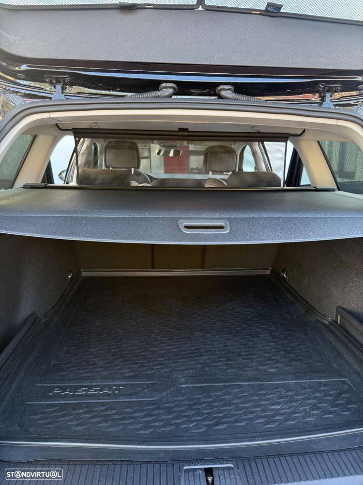 VW Passat Variant 2.0 TDi Business DSG - 12