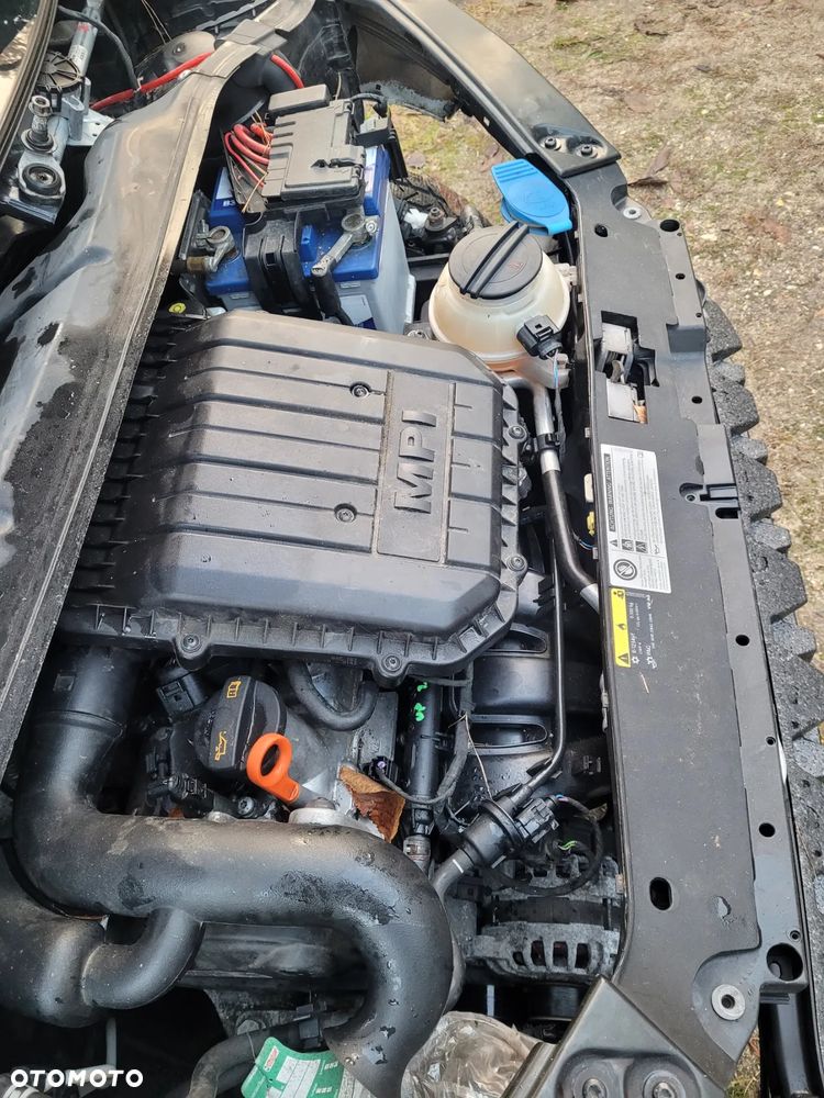 Volkswagen up! high - 9