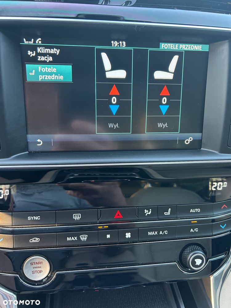 Jaguar XE 25t Prestige - 16
