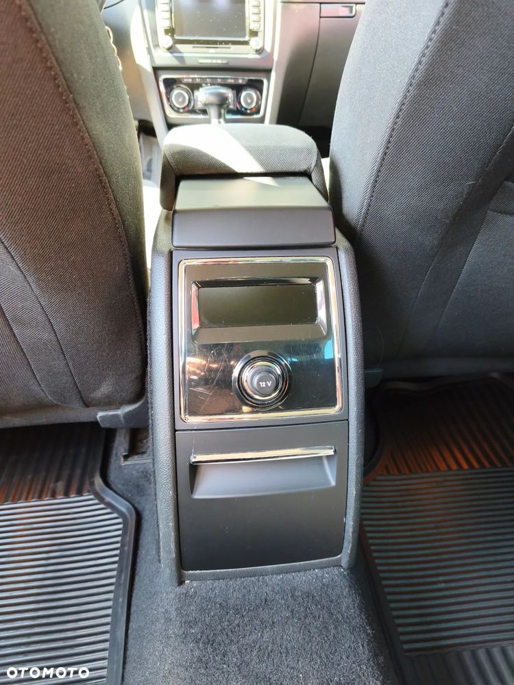 Skoda Superb 2.0 TDI Ambition DSG - 13