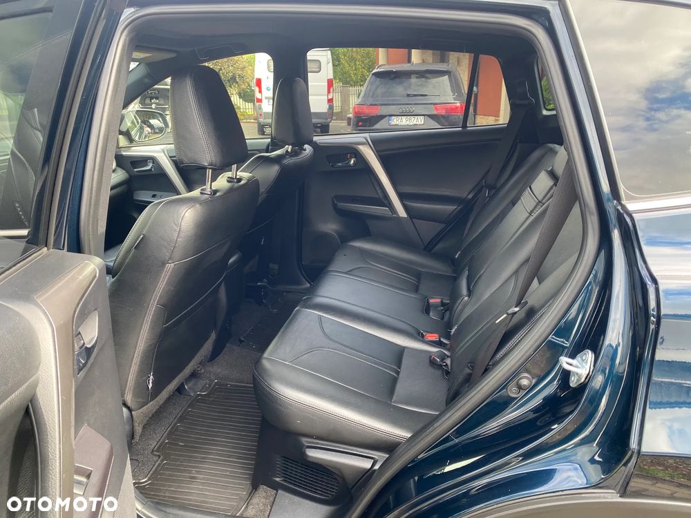 Toyota RAV4 - 8