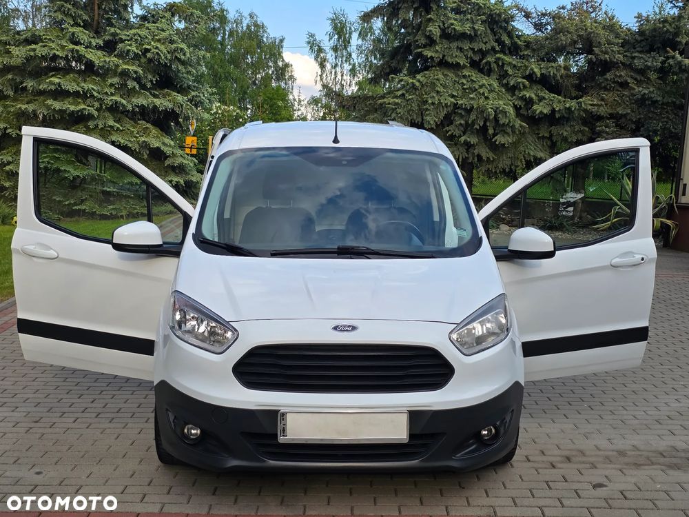 Ford Transit Courier - 12