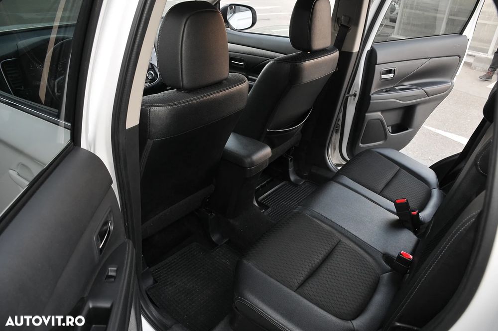 Mitsubishi Outlander 2.2 DI-D 4WD Intense - 15
