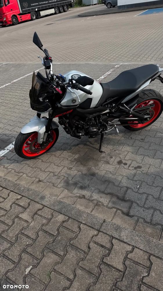 Yamaha MT - 1