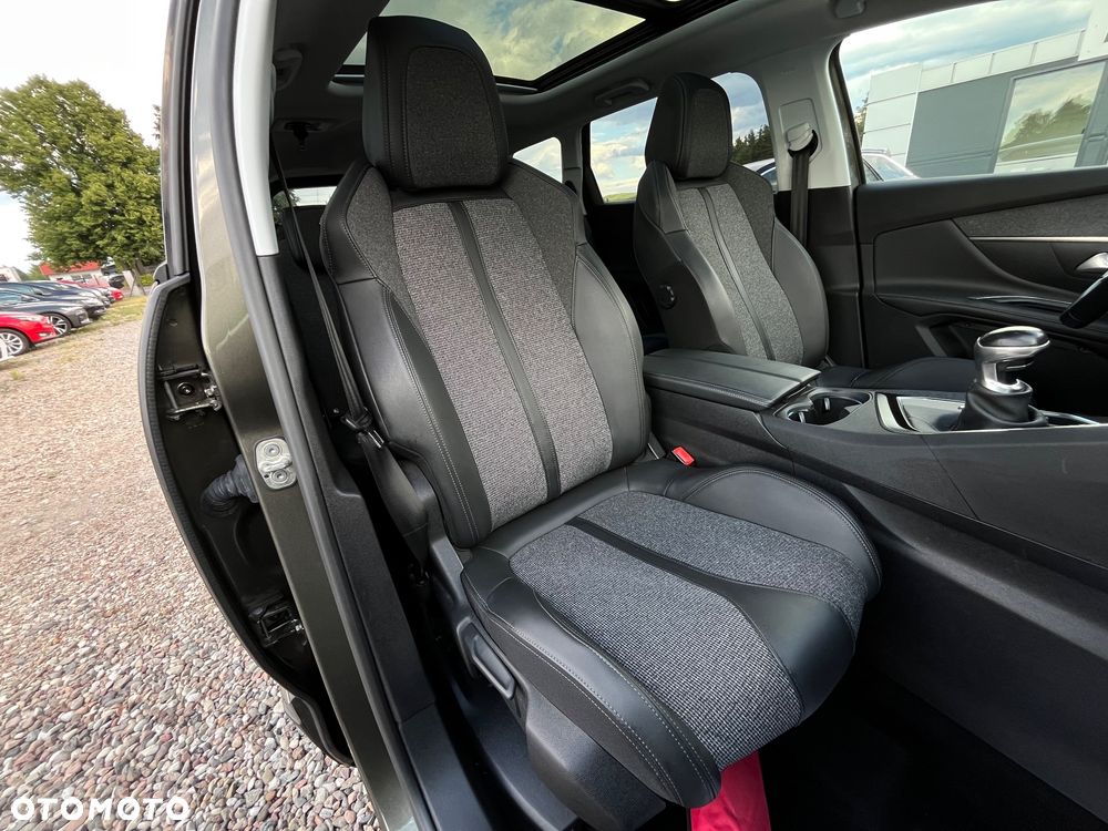 Peugeot 5008 1.2 PureTech Allure S&S - 19