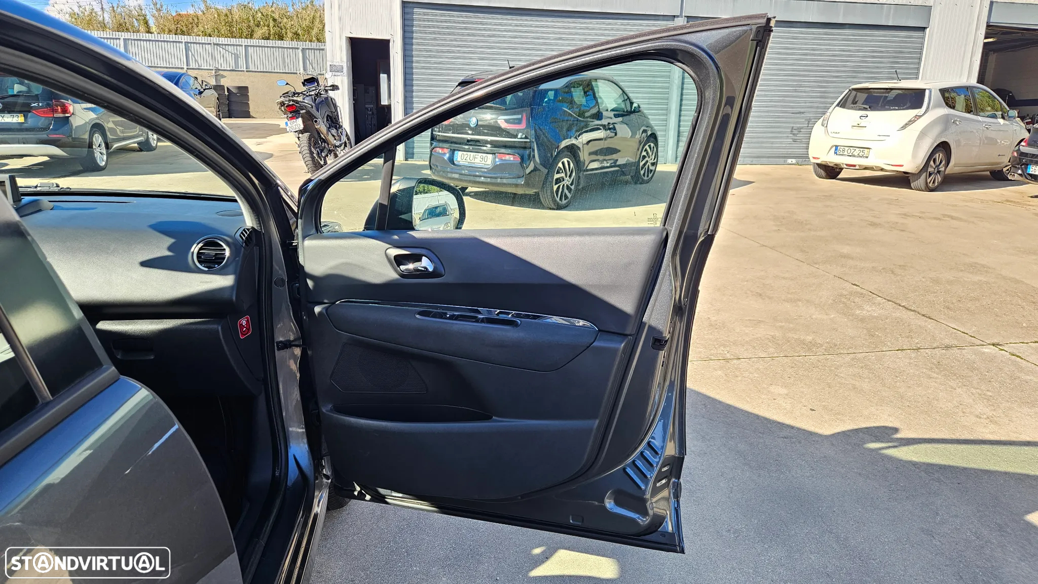 Peugeot 3008 1.6 HDi Executive CMP6 - 30