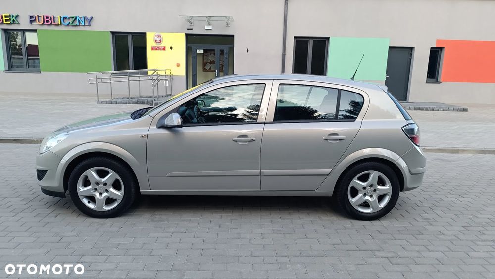 Opel Astra 1.6 Catch me - 4