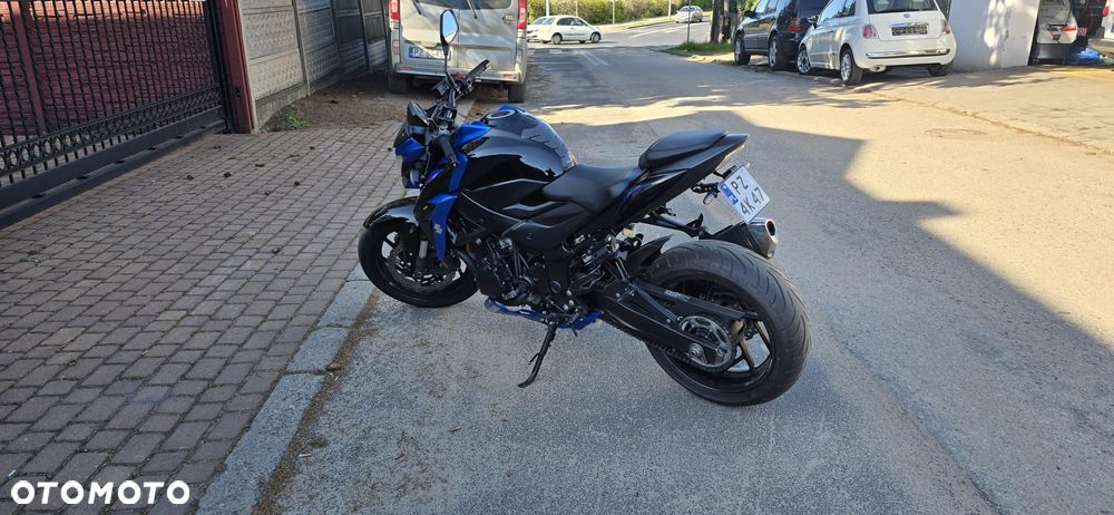 Suzuki GSX - 14