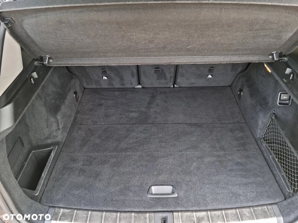 BMW X1 sDrive18i - 15
