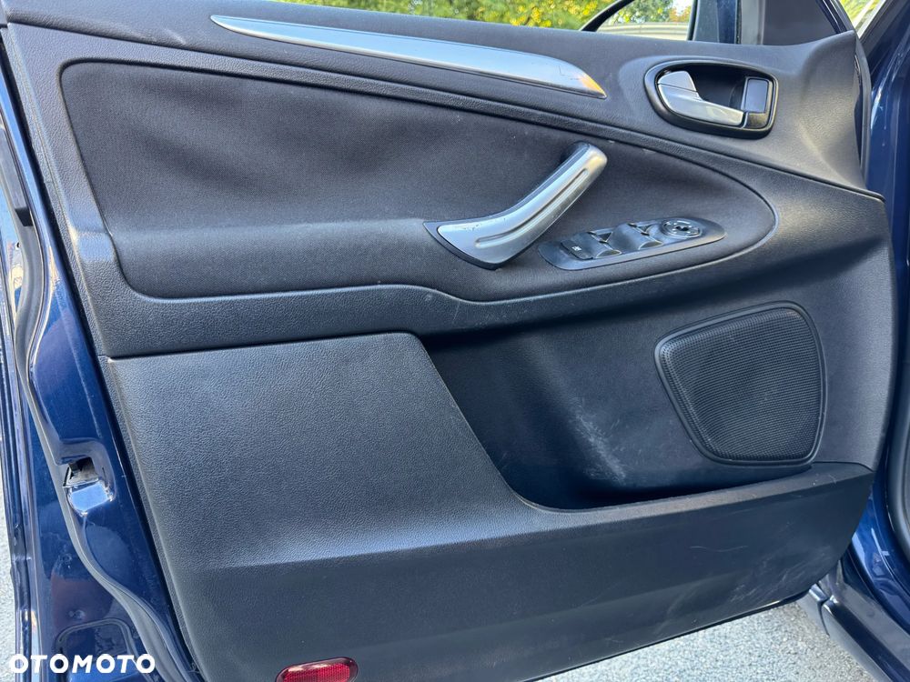 Ford S-Max - 16