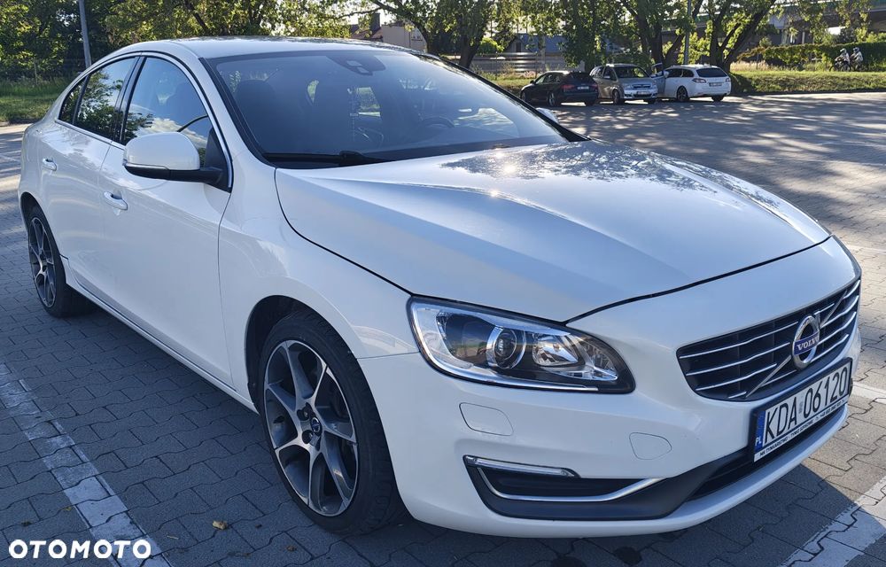 Volvo S60 D5 AWD Momentum - 2