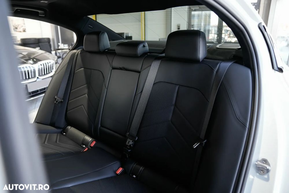 BMW Seria 5 520i Aut. - 27