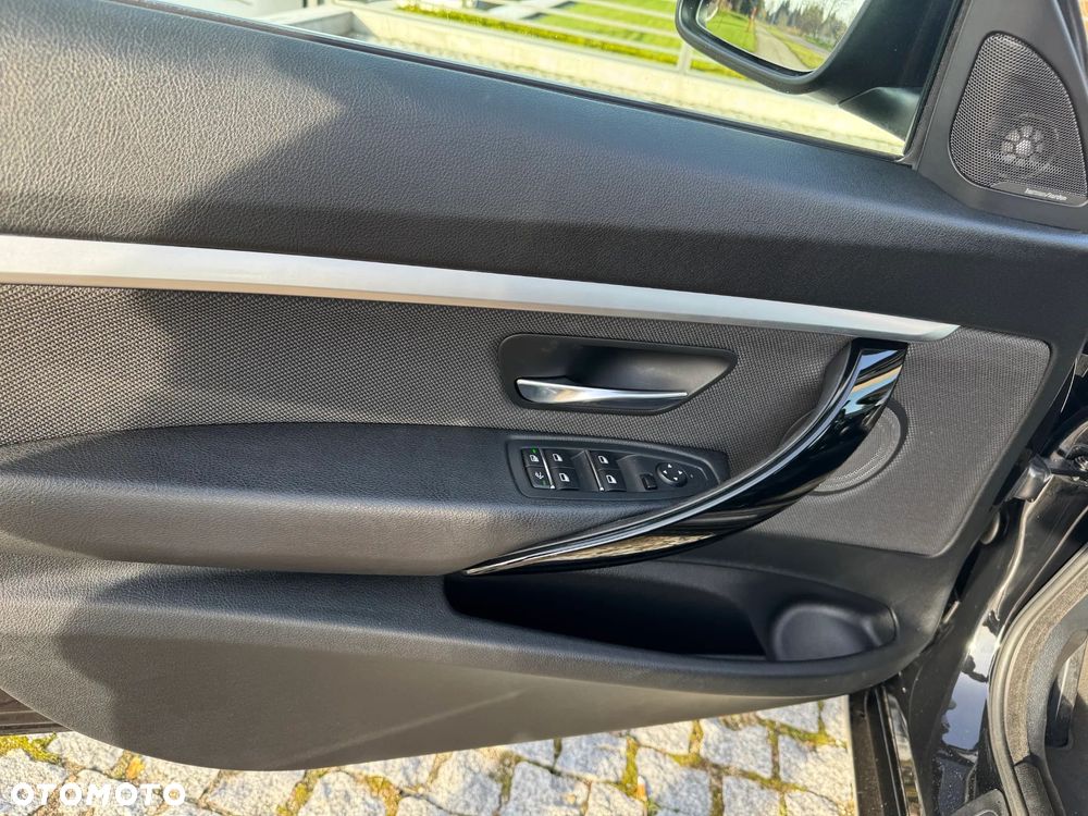 BMW 3GT 320i xDrive Sport Line - 16