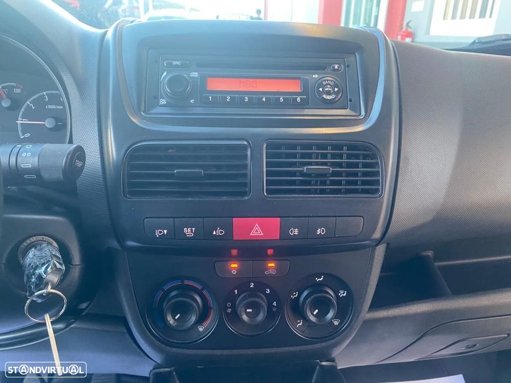 Opel Combo 1.6 CDTi - 28