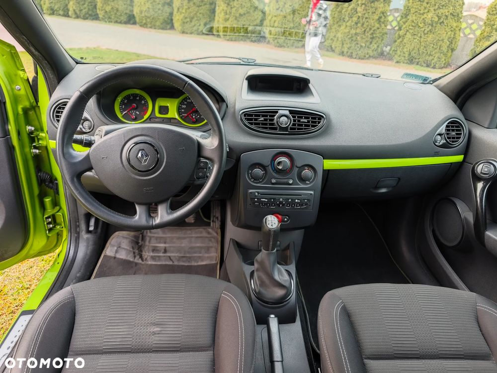 Renault Clio 1.2 16V Dynamique - 17