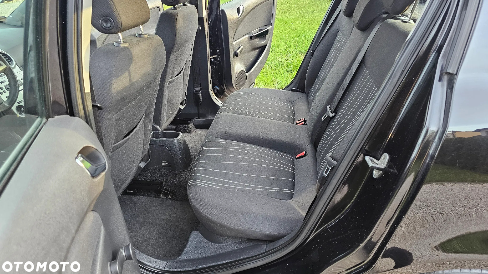 Opel Corsa 1.2 16V Enjoy - 8