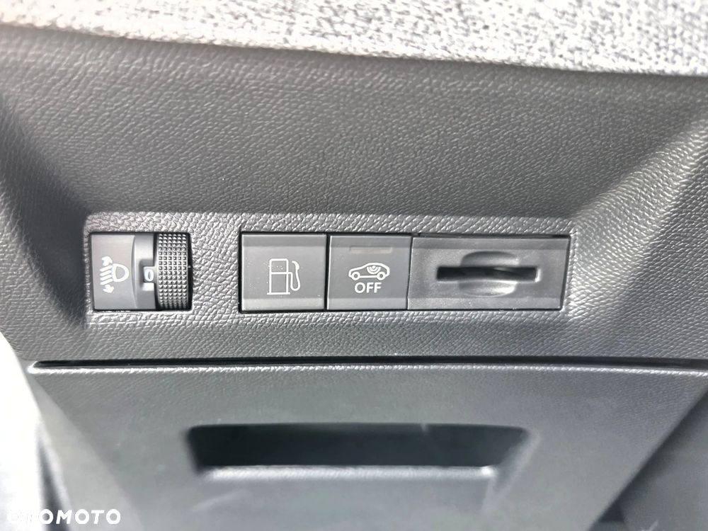 Peugeot 3008 1.6 PHEV 225 Allure S e-DCS7 - 27