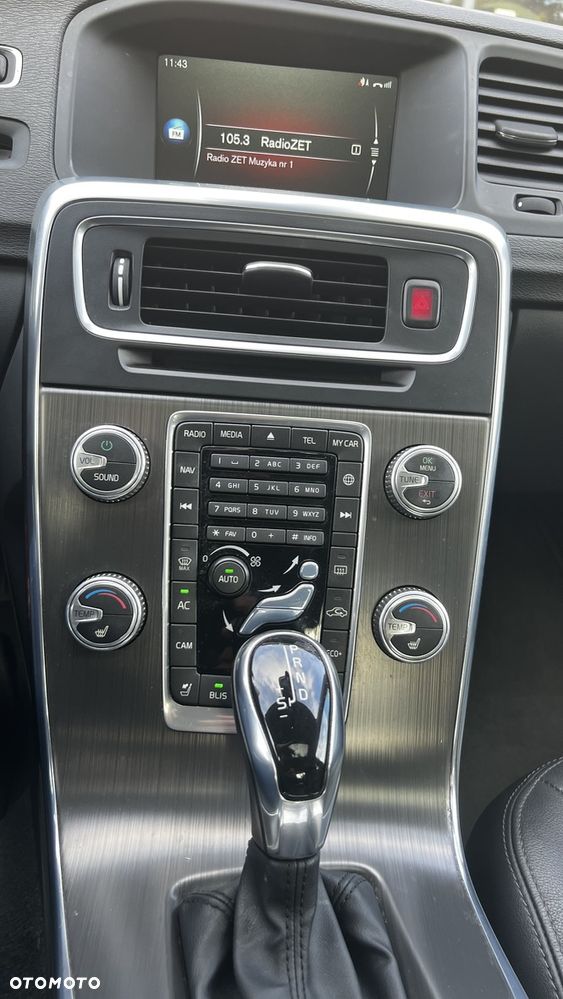 Volvo S60 2015 photo 4