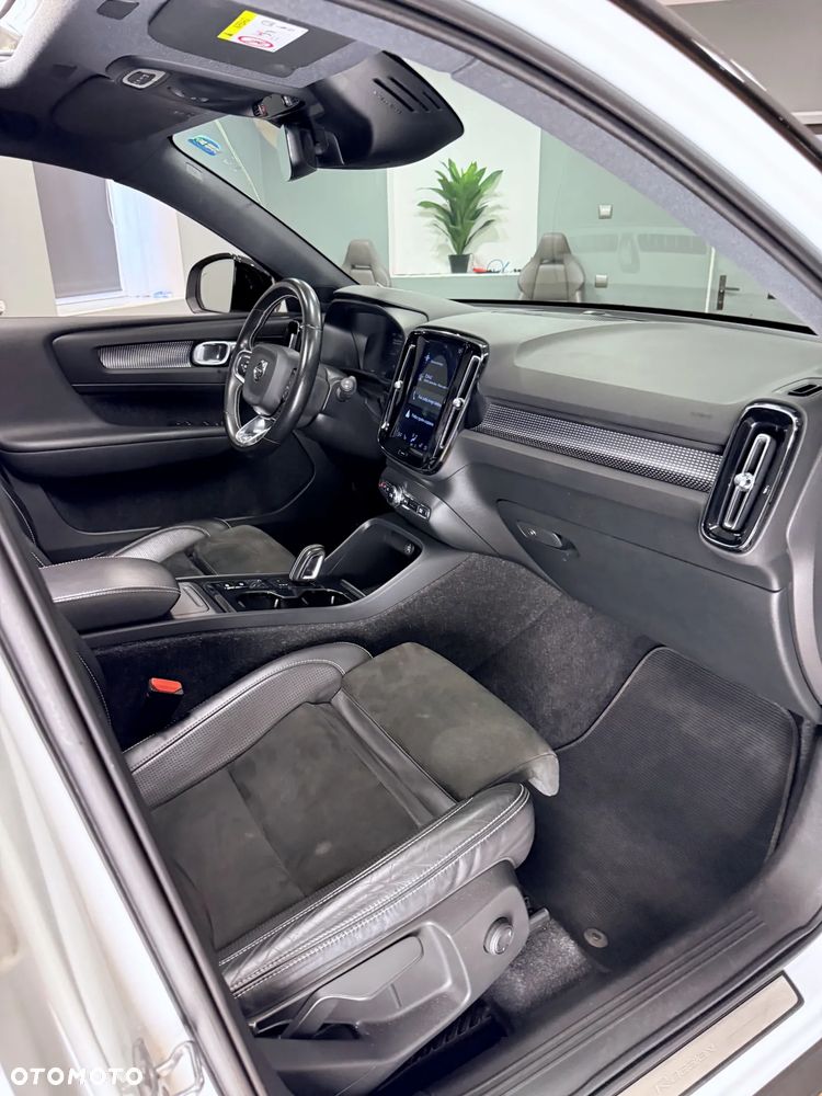 Volvo XC 40 D4 AWD R-Design - 15