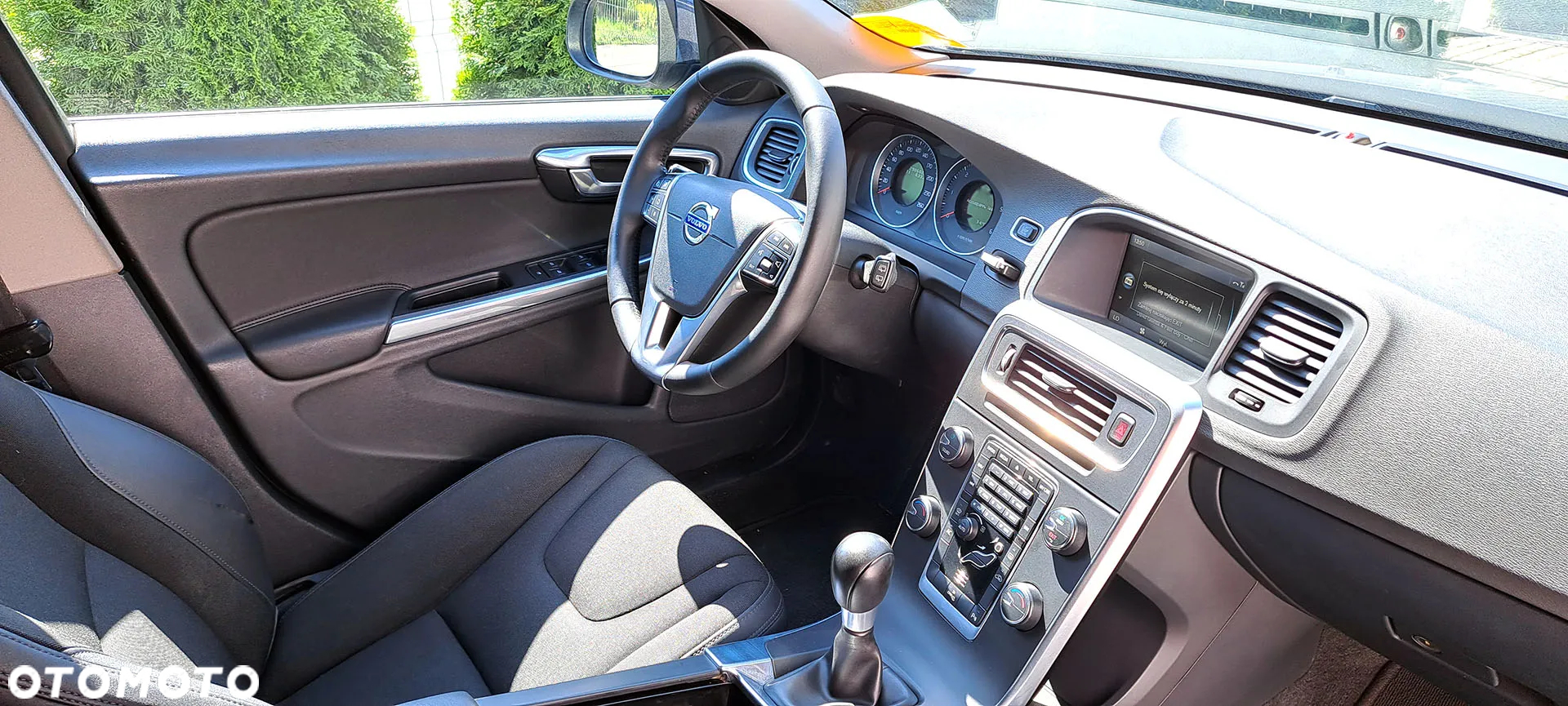 Volvo V60 D2 Momentum - 21