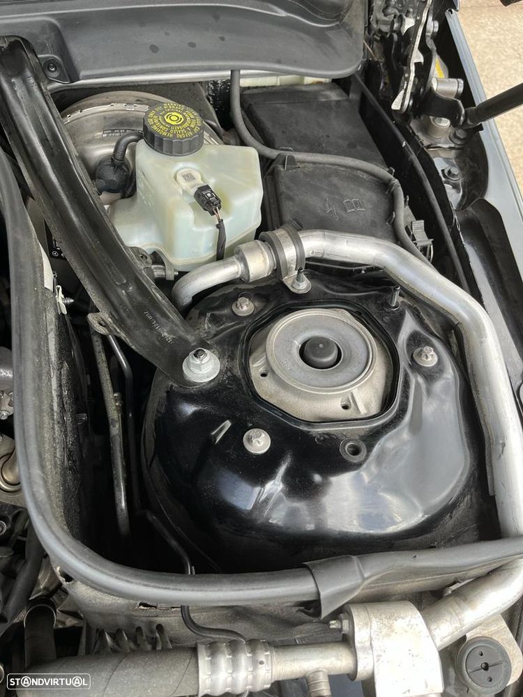 Mercedes-Benz E 200 BlueTEC Avantgarde Auto - 27