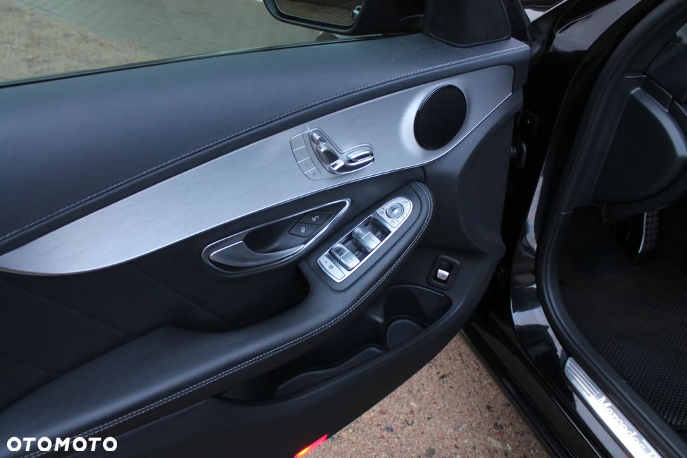 Mercedes-Benz Klasa C 200 4-Matic 9G-TRONIC - 27
