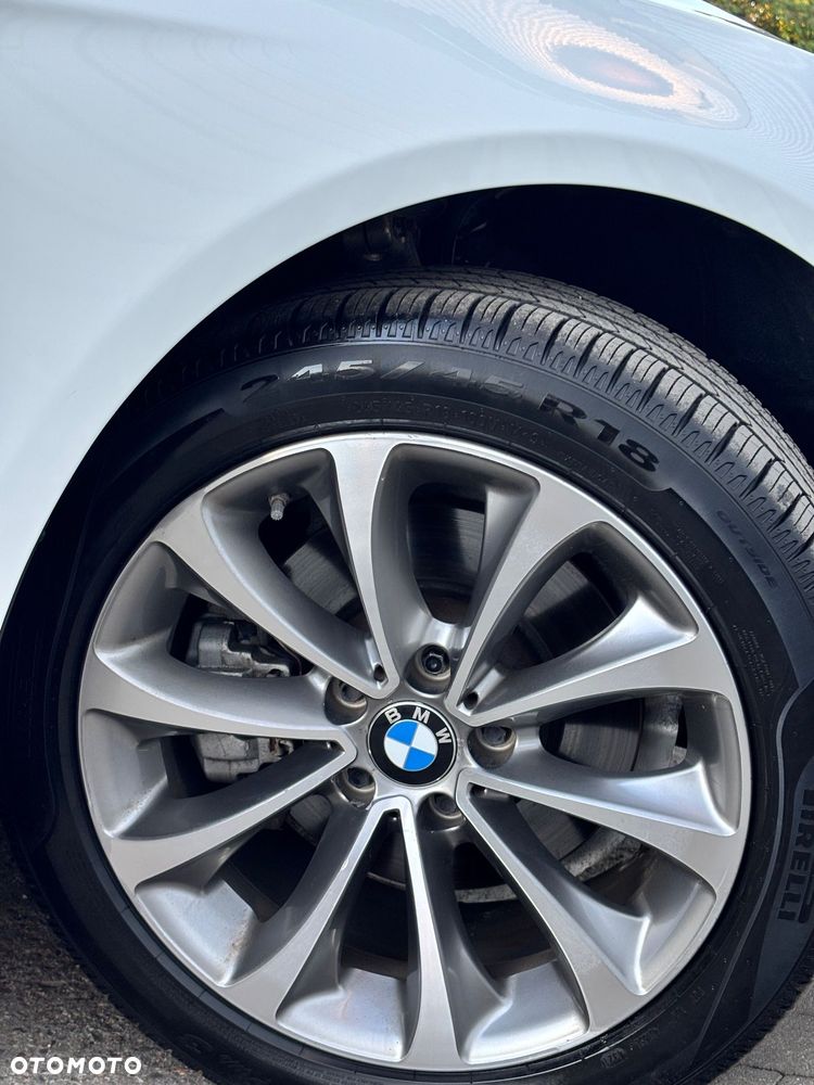 BMW Seria 5 528i xDrive Luxury Line - 7
