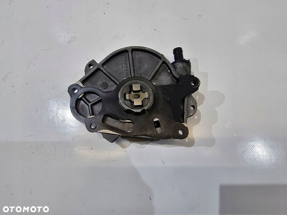 vacum pompa audi a1 8x 1.6 tdi 14r 03l145100b - 1