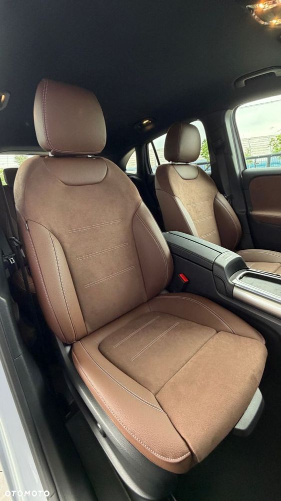 Mercedes-Benz GLA - 20