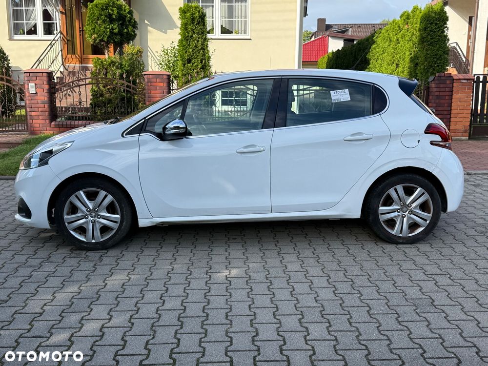 Peugeot 208 1.6 BlueHDi Allure S&S - 8