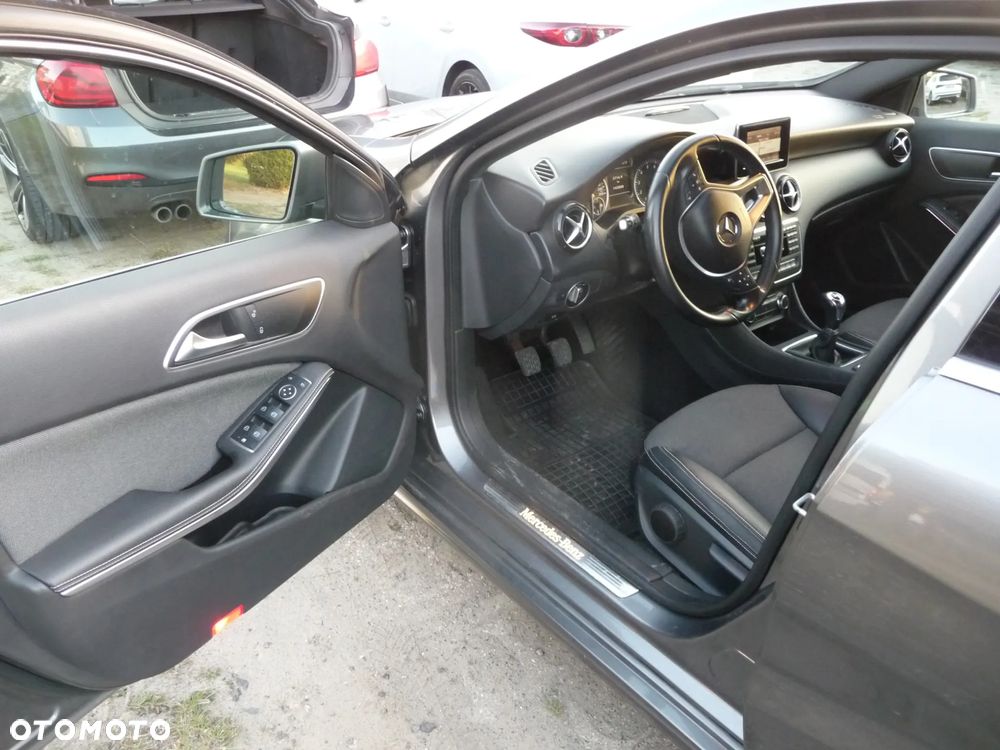 Mercedes-Benz Klasa A 180 BlueEfficiency Edition - 20