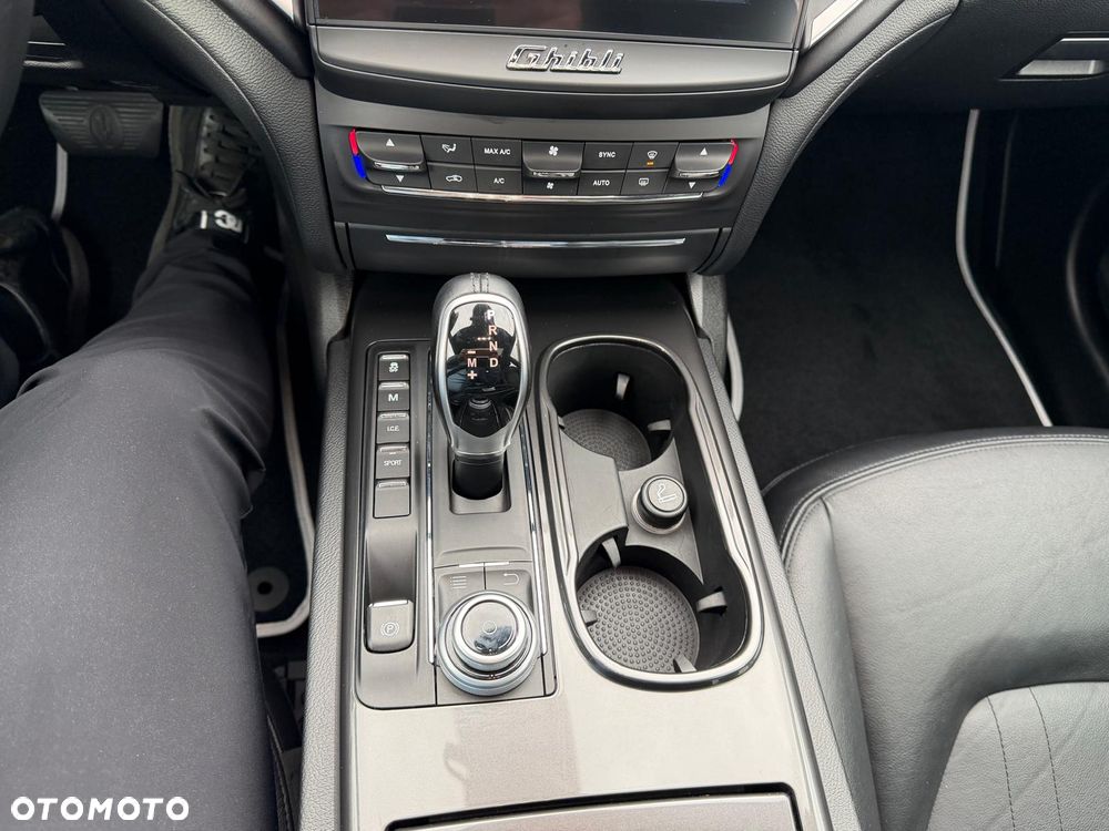 Maserati Ghibli Automatik - 12