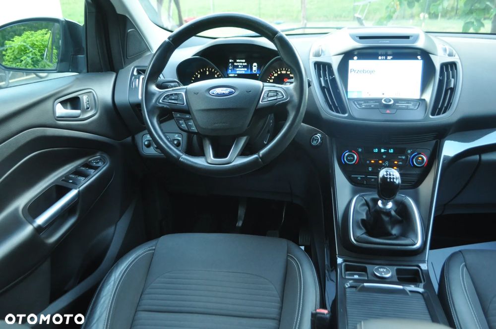 Ford Kuga 2.0 TDCi 2x4 Titanium - 24